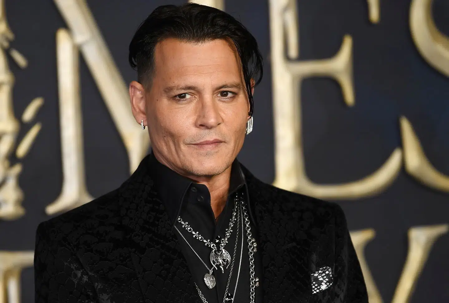 epa07163399 US actor Johnny Depp arrives at the UK premiere of Fantastic Beats the Crimes of Grindelwald in London, Britain, 13 November 2018. EPA/NEIL HALL