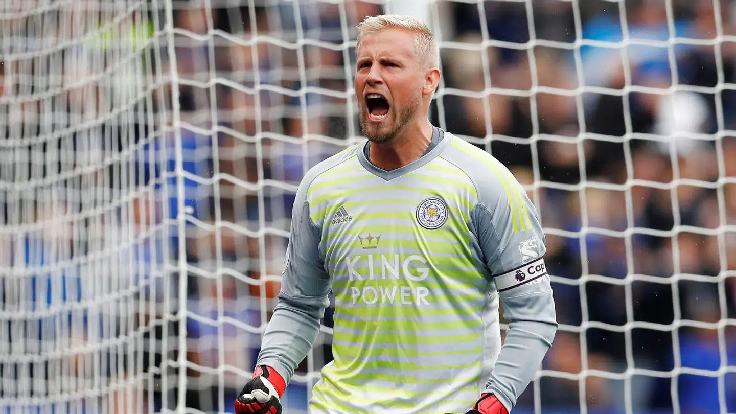 Kasper Schmeichel i målet for Leicester.