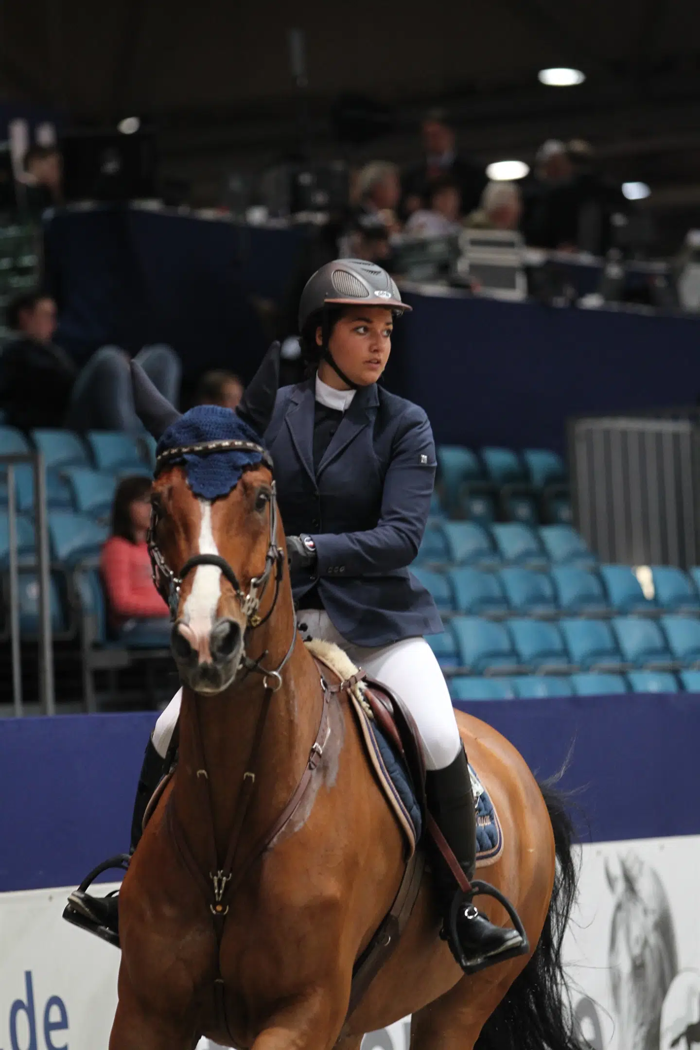 Samina Hayat står onsdag aften frem på Kanal 5 og fortæller sin version af historien. Her ses hun i 2011 til World Cup i spring i Leipzig på hesten Mad Max.