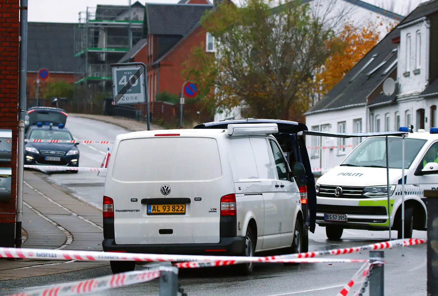 Mandagens obduktion har fastslået en dødsårsag, men politiet vil ikke oplyse, hvad der dræbte den 40-årige kvinde.