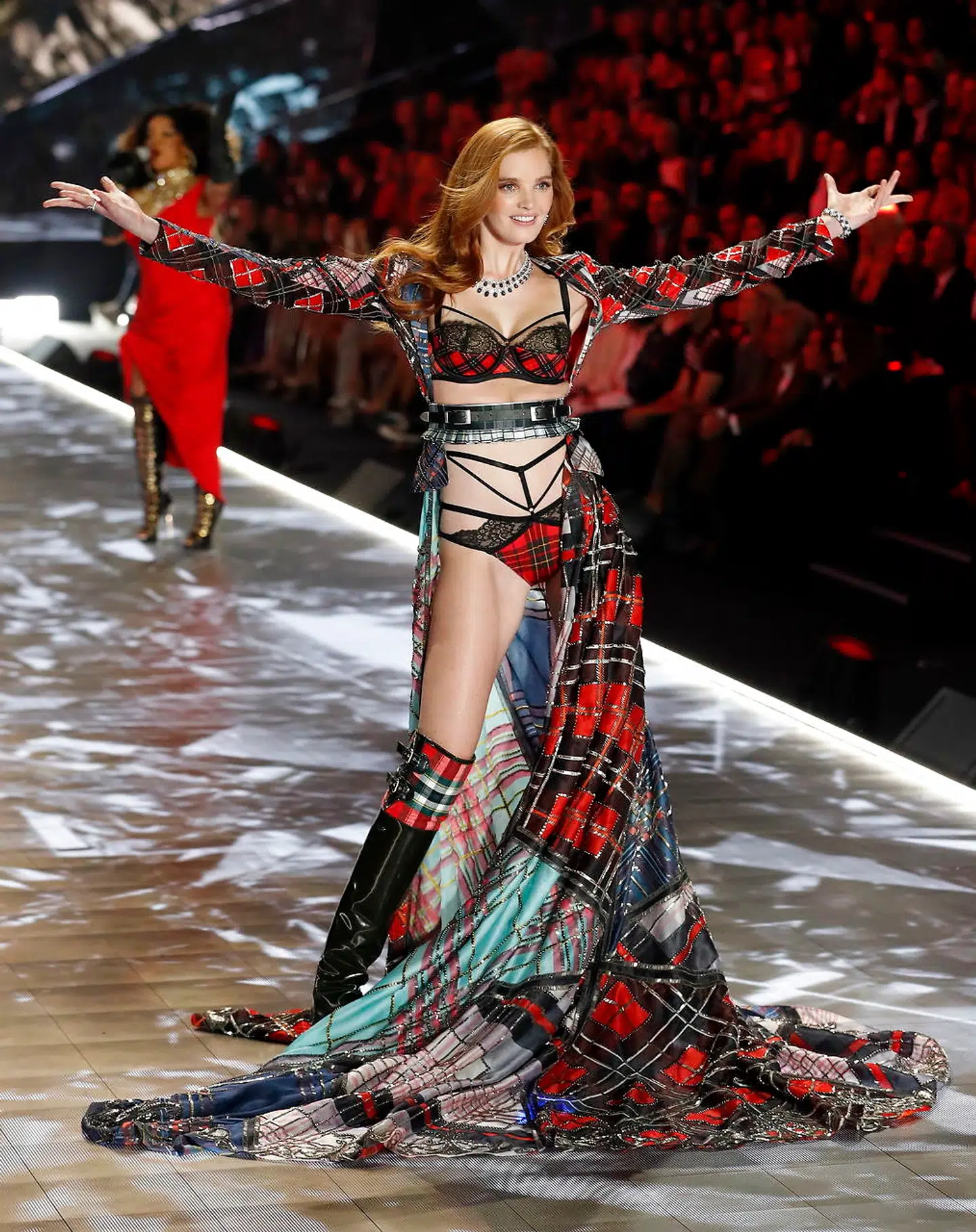 Den britiske model Alexina Graham i skotsktern EPA/JASON SZENES