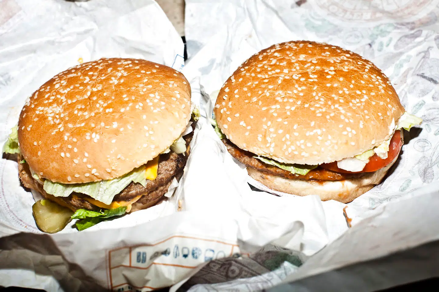 Det var snavns på lageret med fødevarer, der udløst bøden i oktober. Her ses en Burger King Big King XXL og Whopper.