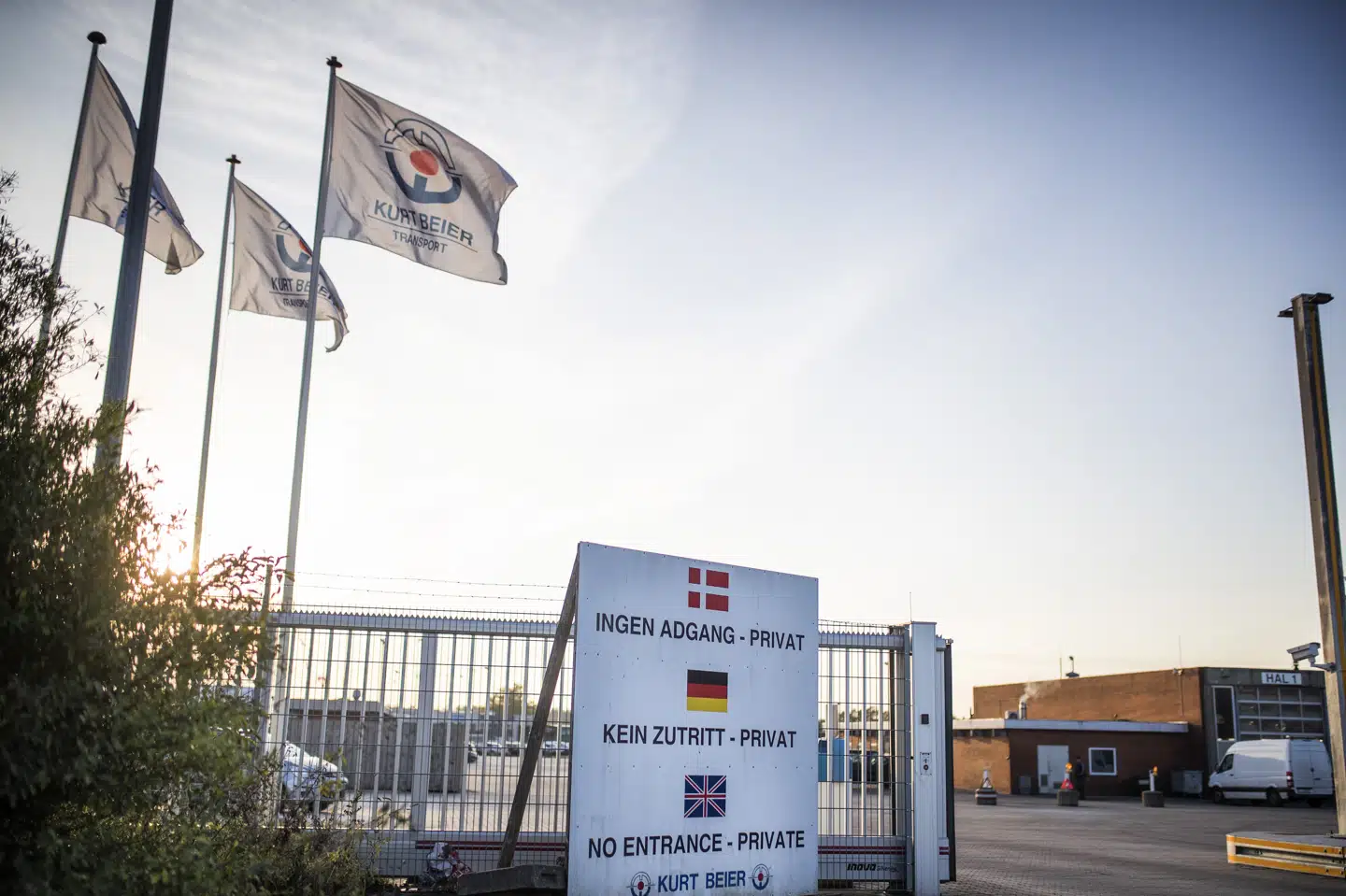 Vognmandsfirmaet Kurt Beiers domicil i Padborg, hvor politiet har undersøgt forhold vedrørende chauffører fra Sri Lanka og Filippinerne. Firmaet afviser at have medvirket til menneskehandel. Frank Cilius/Ritzau Scanpix