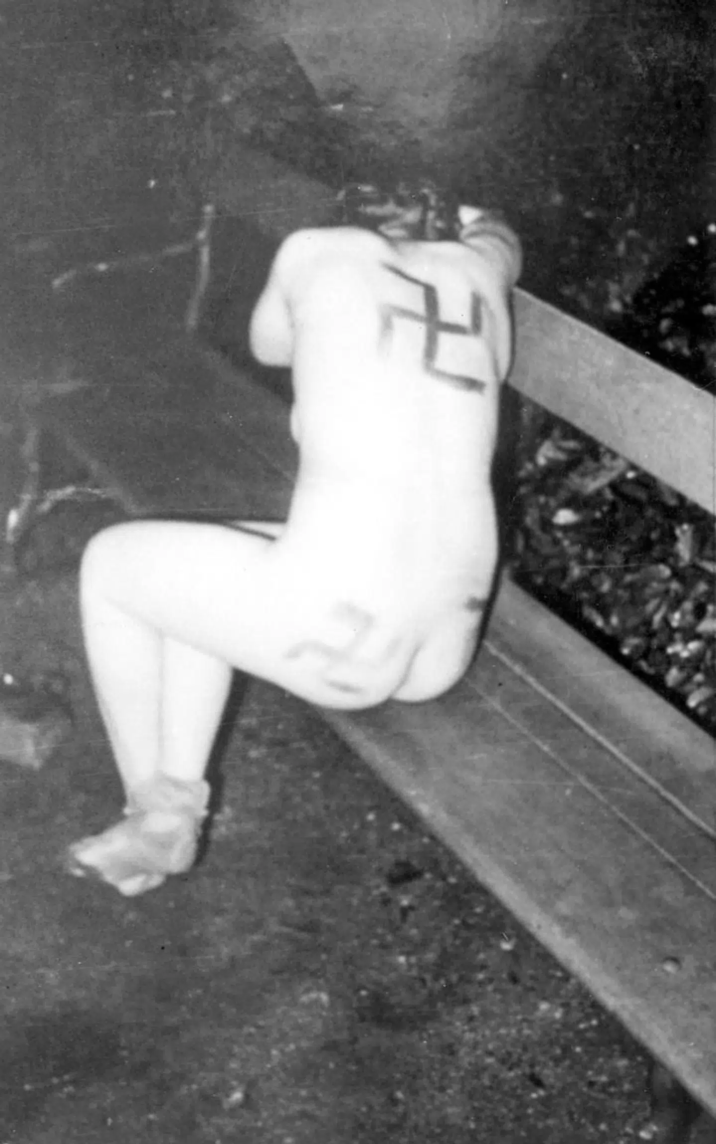 Tyskerpigerne blev udsat for voldsomme ydmygelser. Dette er et modelfoto.