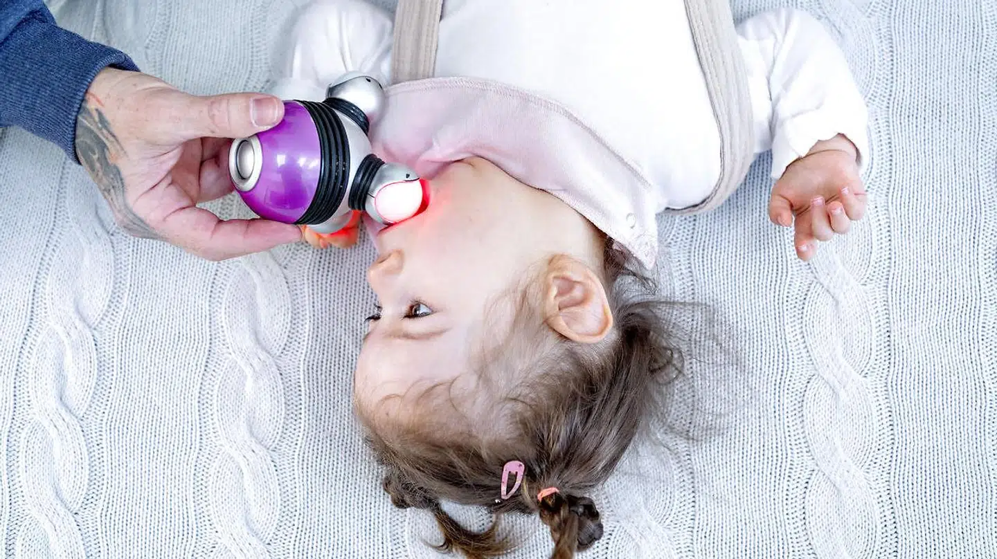 Isabellas genfejl blev opdaget, da man så, at hun ikke kunne synke selv. Derfor er det vigtigt, at hun bruger sin mund, så hun ikke mister den evne igen.