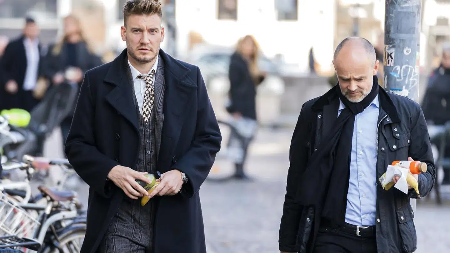 Nicklas Bendtner ved siden af sin advokat Anders Nemeth fredag.