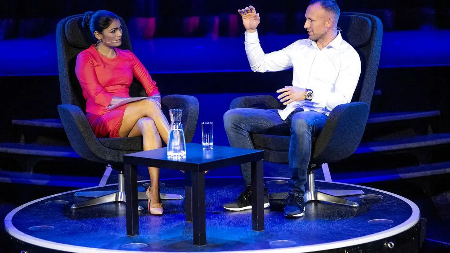 Mikkel Kessler på scenen i Cirkusbygningen tirsdag aften.