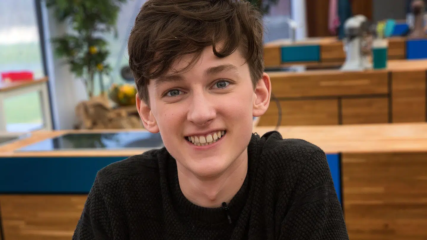 17-årige Emil Obel har flere gange givet de voksne baghjul i Den store bagedyst.