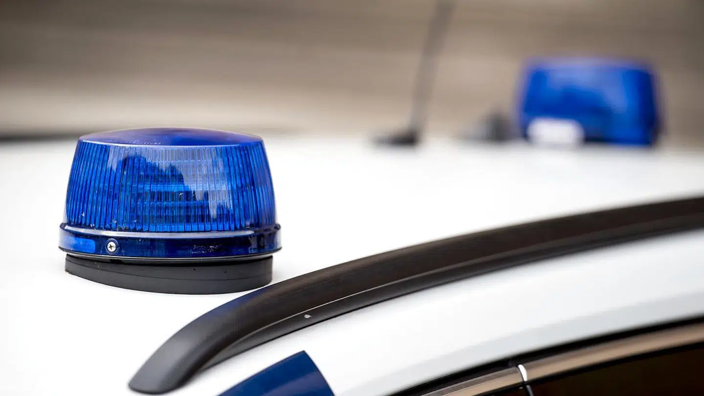 En fræk biltyv narrede to forskellige bilforhandlere på bare to timer. Han foregav at være en nybagt far på udkig efter en stationcar og kørte væk i henholdsvis en Mercedes og en BMW. Desværre for forhandlerne kom han ikke tilbage. (Arkivfoto)