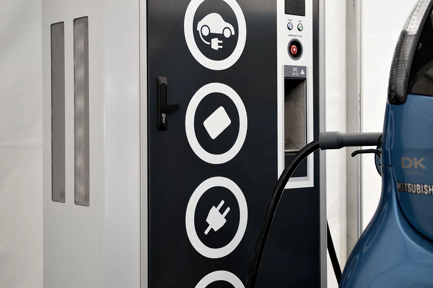 Regeringen har et mål om, at der skal være en million grønne biler på gaderne i 2030. Men i løbet af de næste to år vil planen kun give 1000 ekstra grønne biler, skriver Politiken. Torkil Adsersen/arkiv/Ritzau Scanpix