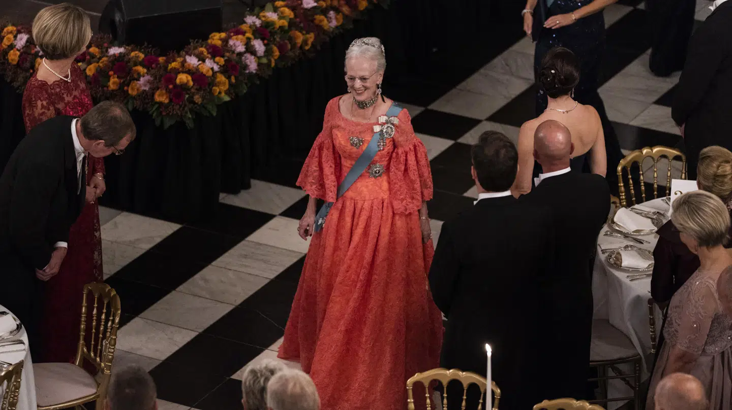 Dronning Margrethe var onsdag vært ved aftenselskab for regeringen og folketinget på Christiansborg Slot.