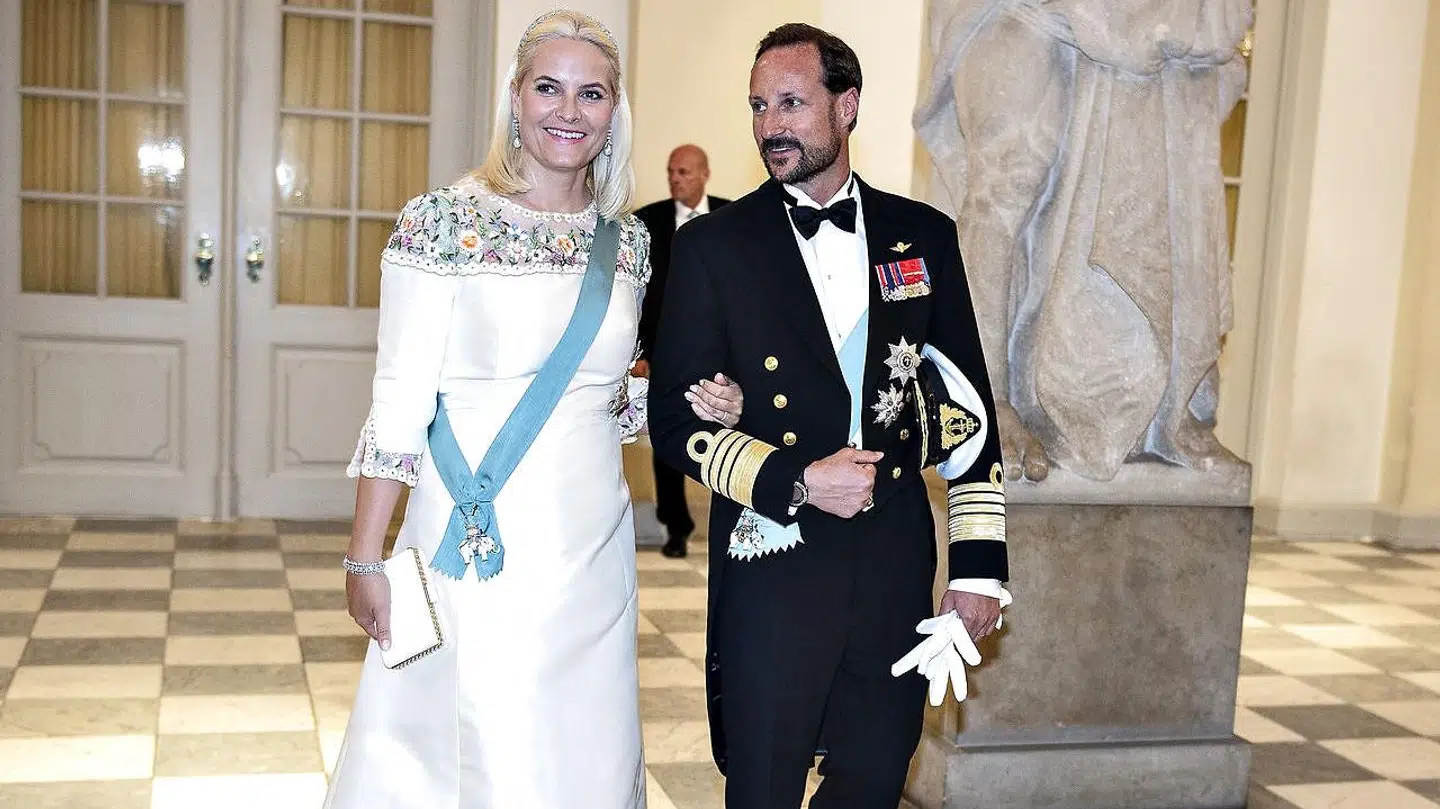 Norges kronprins Haakon og kronprinsesse Mette-Marit ved gallataffel på Christiansborg Slot i anledning af kronprinsens 50 års fødselsdag, lørdag den 26. maj 2018.. (Foto: Henning Bagger/Ritzau Scanpix)
