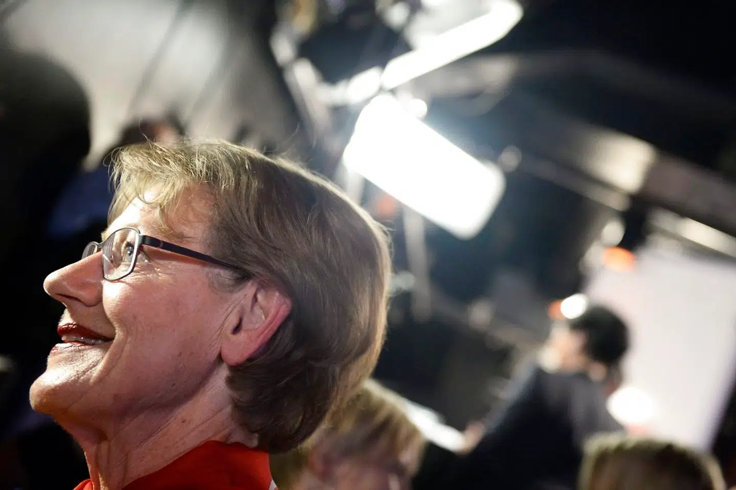 Gudrun Schyman kalder nedskæringerne i DR for et eksempel på, at populistiske partier forsøger at stække demokratiet i hele Europa.