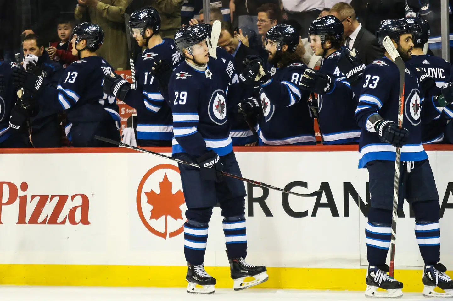 Winnipeg Jets tog sæsonens fjerde sejr ud af syv mulige, da holdet natten til fredag dansk tid havde besøg af Vancouver Canucks. Terrence Lee/Ritzau Scanpix