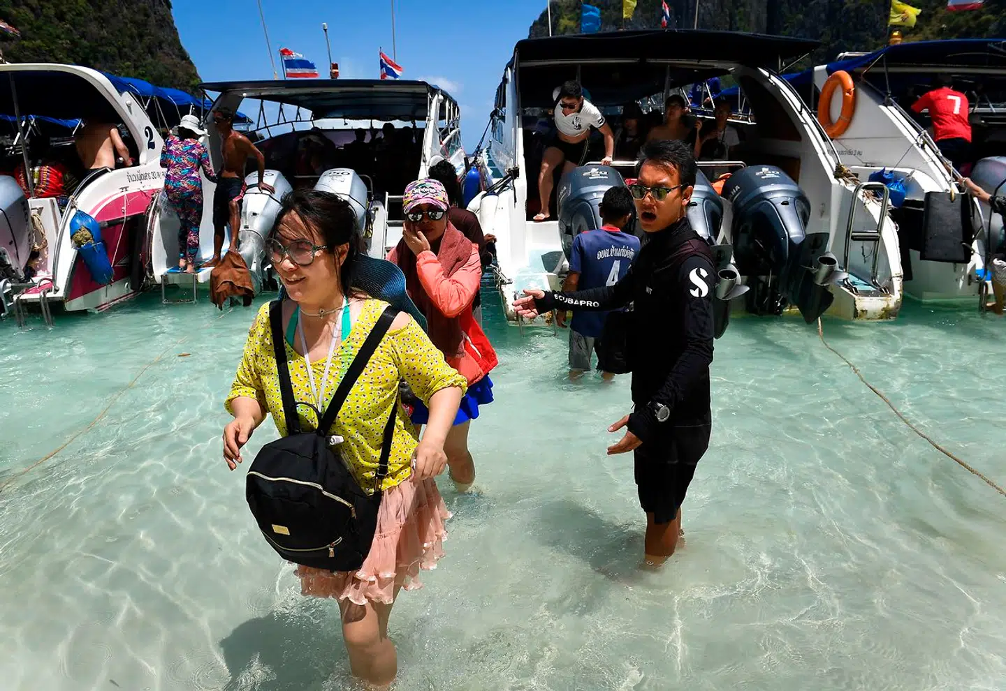 Den 9. april 2018 var Maya Bay stadig åben for besøgende.