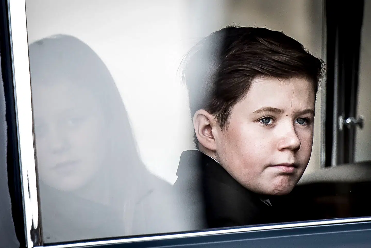 Kongefamilien med børn og her Prins Christian følger Prins Henriks båre til Amalienborg fra Fredensborg torsdag den 15. februar 2018. Hans Kongelige Højhed Prins Henrik sov tirsdag den 13. februar kl. 23.18 stille ind på Fredensborg Slot, skriver Kongehuset i en pressemeddelelse.. (Foto: Mads Claus Rasmussen/Scanpix 2018)