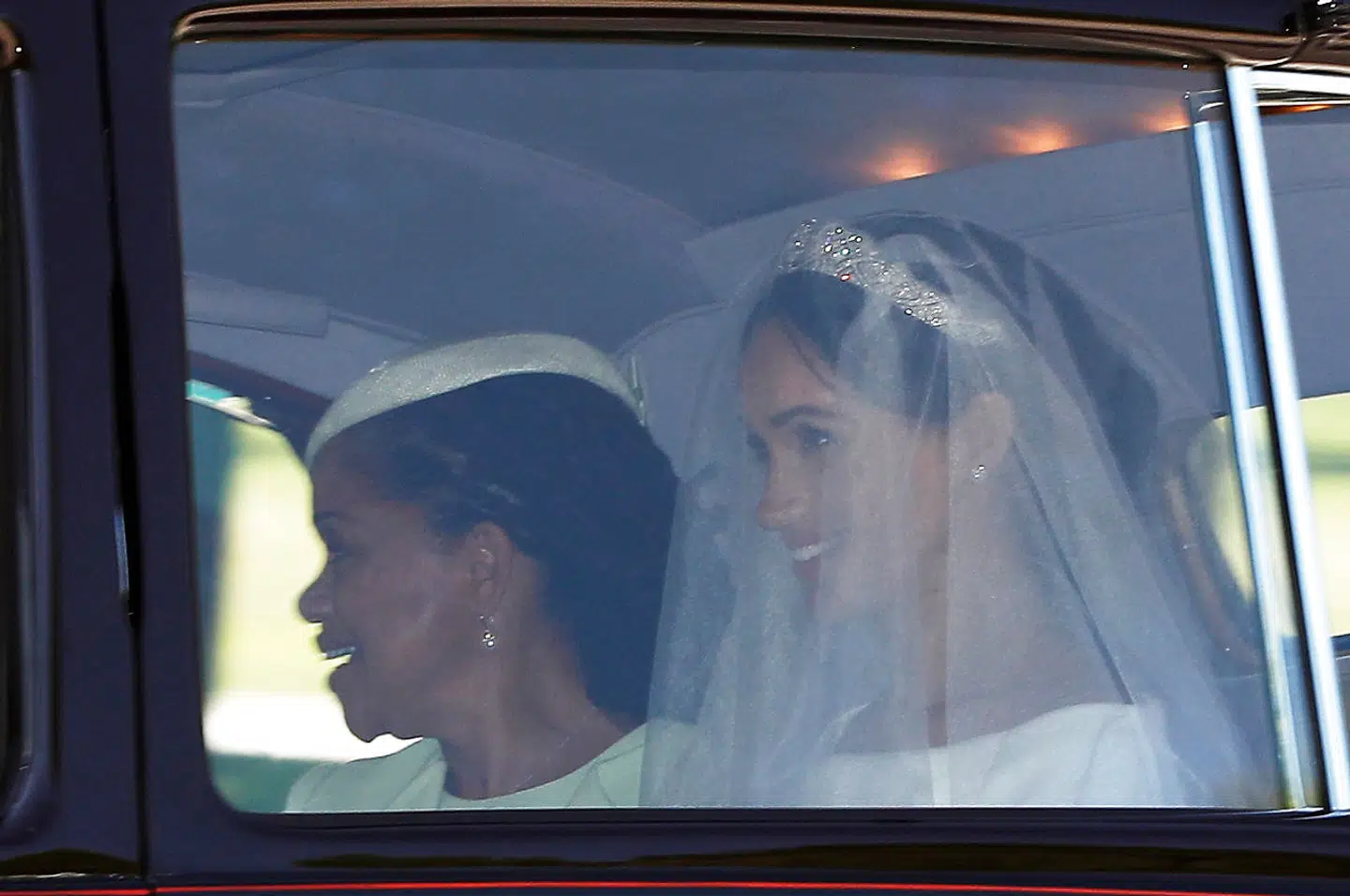 Meghan Markle blev fulgt til kirken af sin mor, Doria Ragland.