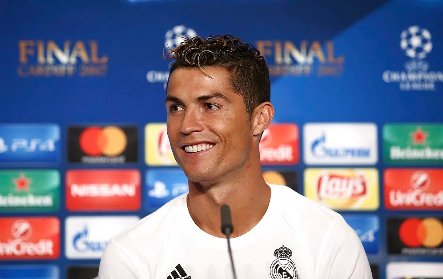 Den portugisiske fodboldspiller Cristiano Ronaldo spiller for den italienske klub Juventus og er under anklage for voldtægt.
