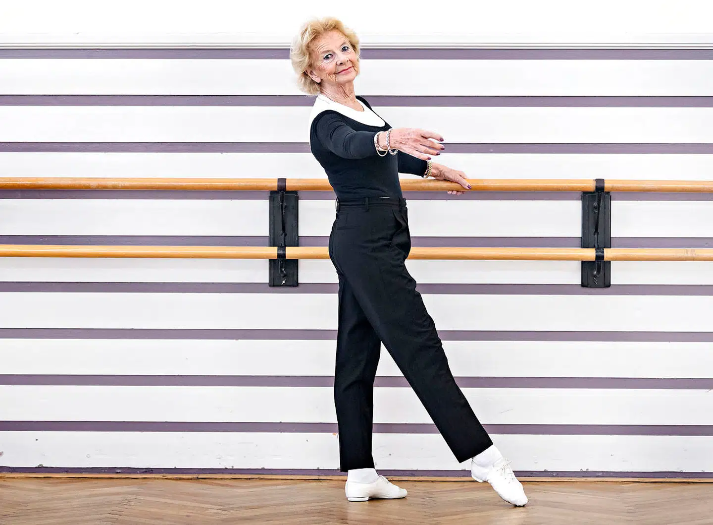 'Balletten holder mig sund,' siger tidligere balletskoleleder Susanne Heering, som fylder 80 12. oktober. Hun underviser stadig hver fredag formiddag.