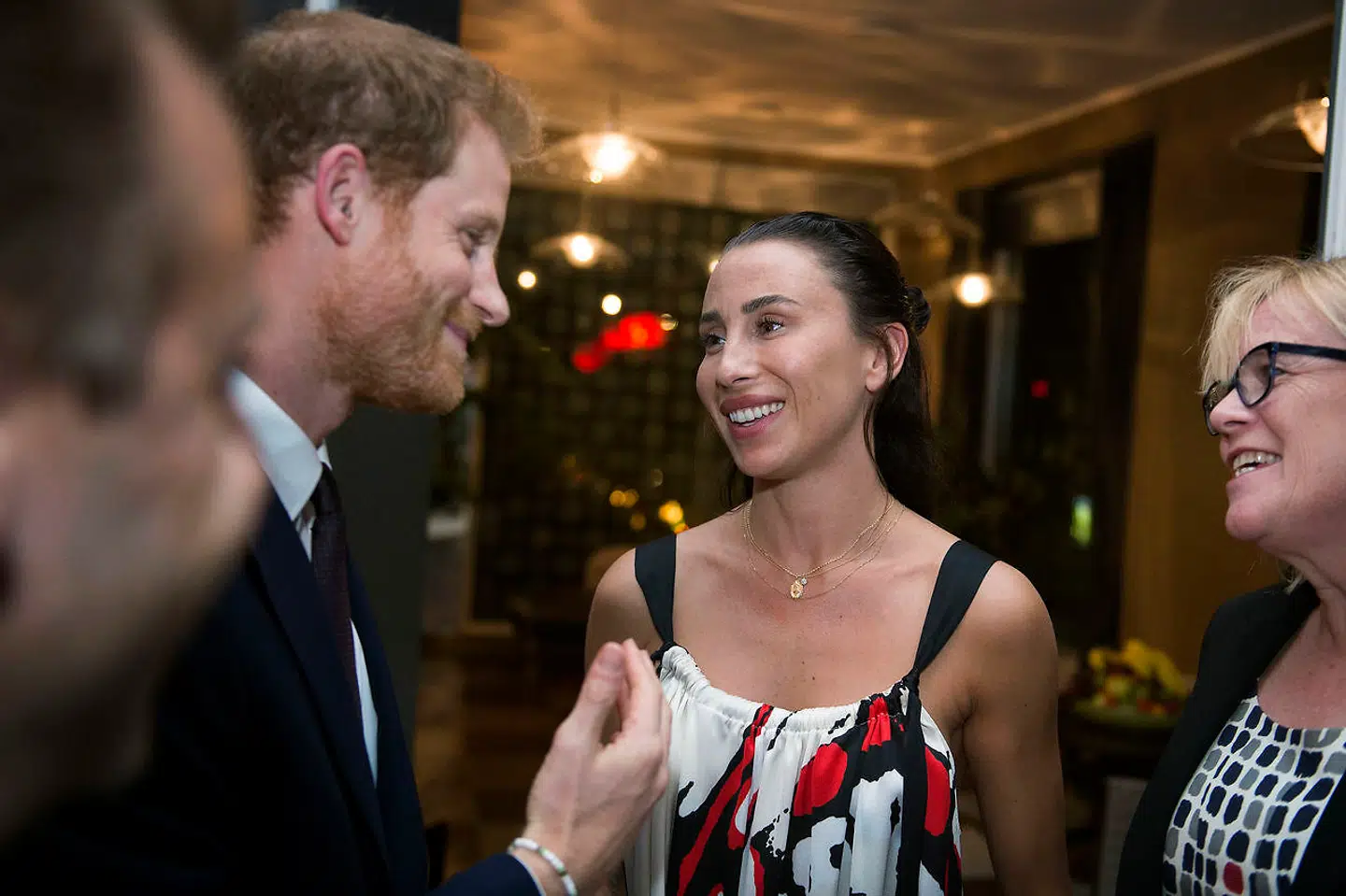 Medina mødte som ambassadør for Folkekirkens Nødhjælp britiske prins Harry, da han var på besøg i København.