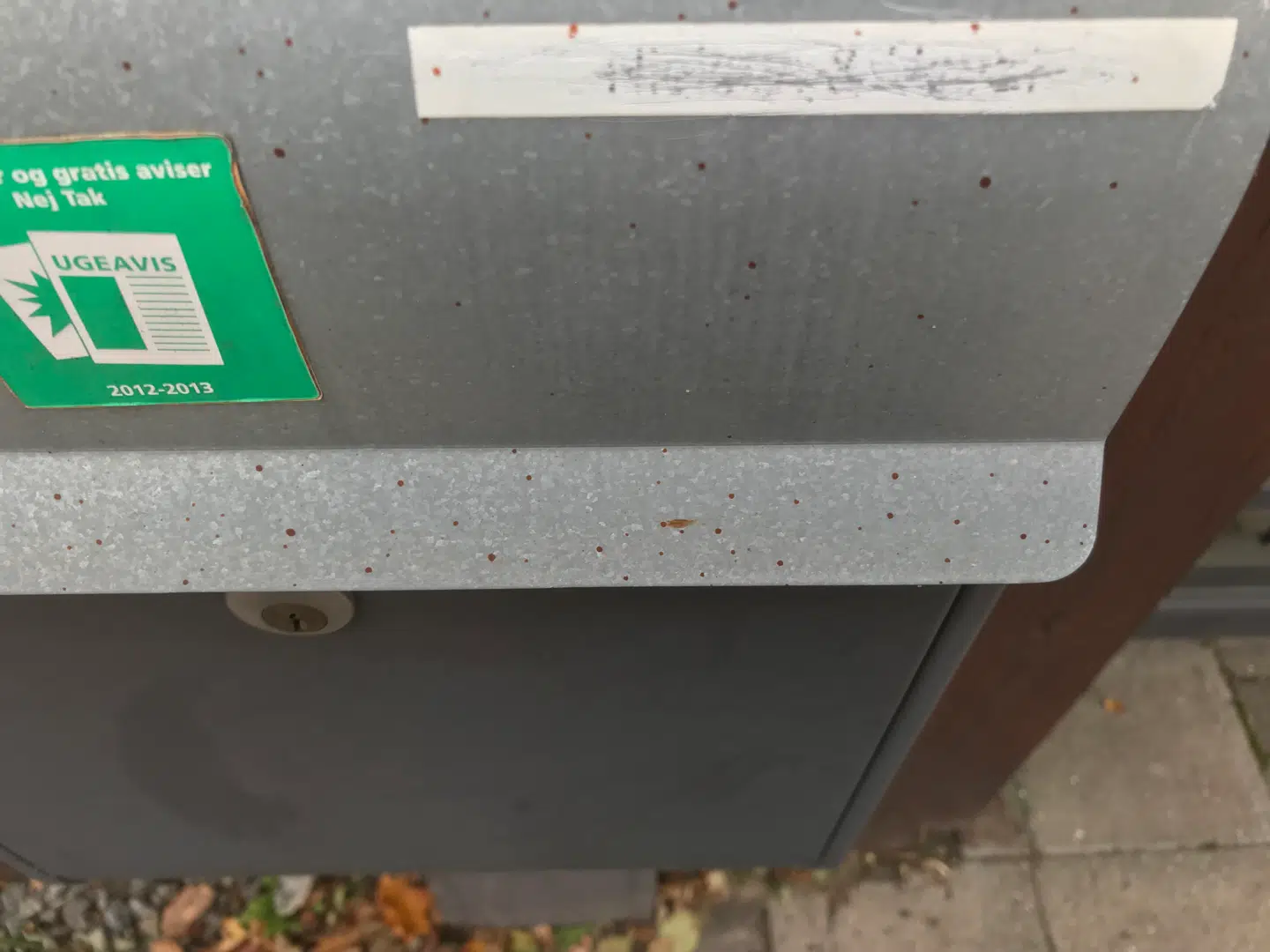 Navnet på den mistænktes postkasse er streget ud. Foto: Thomas Nørmark Krog