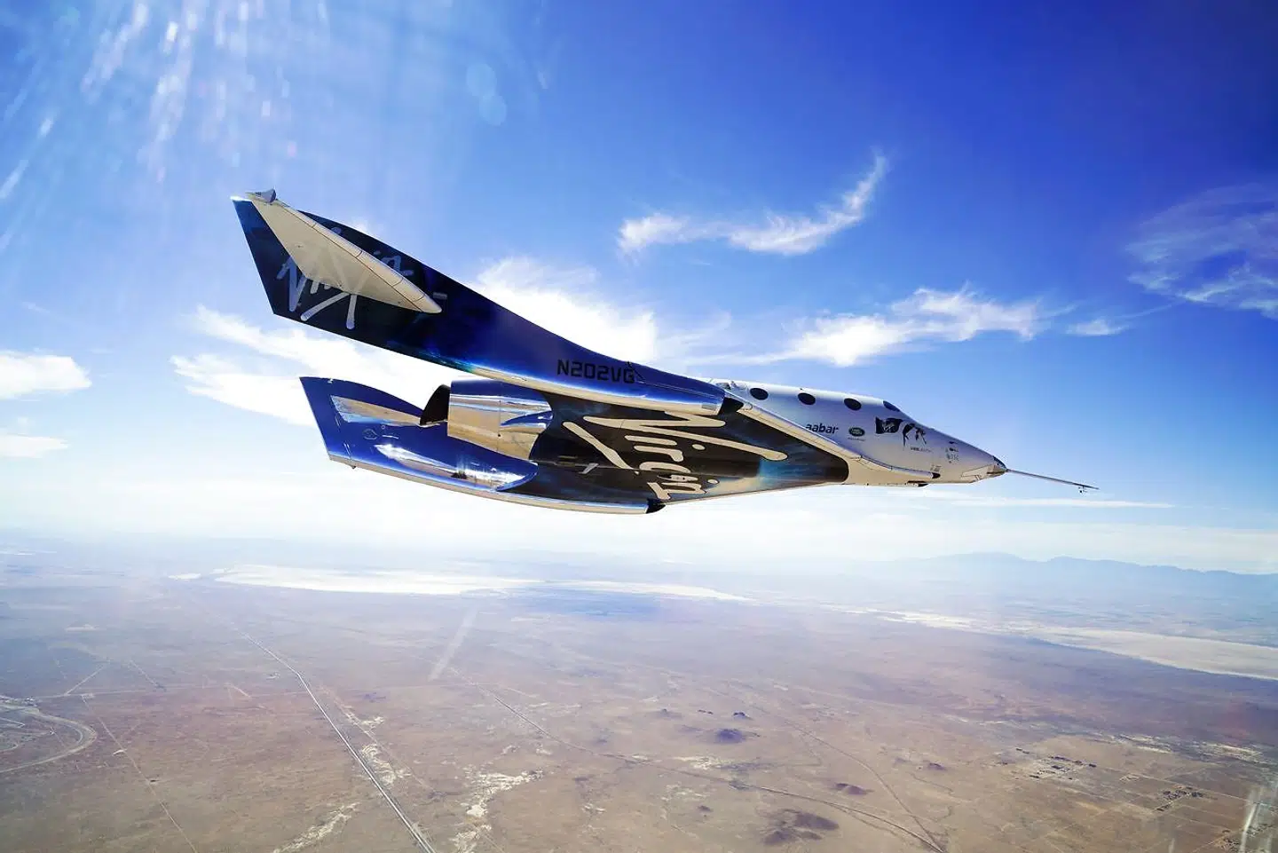 SpaceShipTwo undervejs igennem luften over USA.