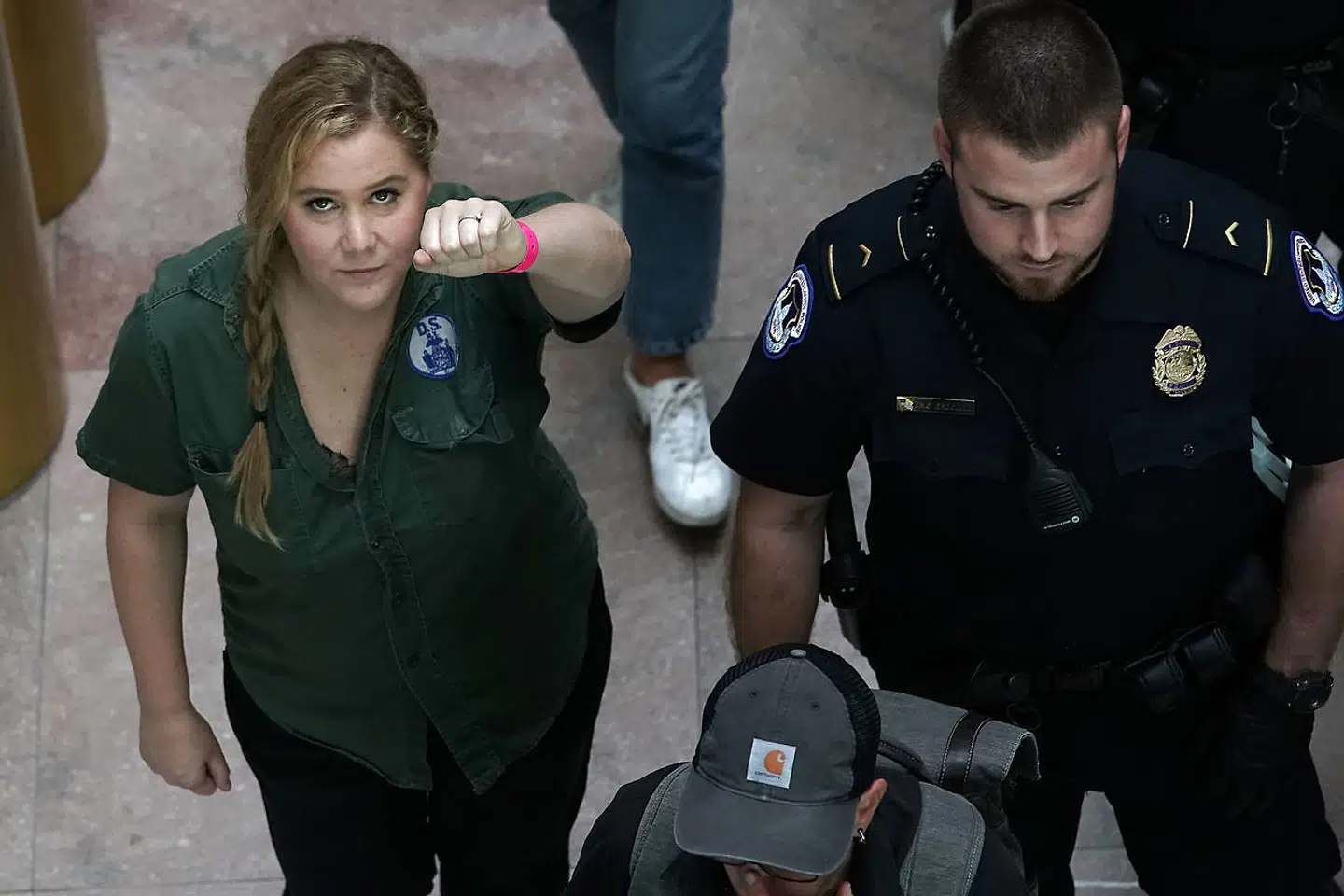Skuespillerinden Amy Schumer var én af de mange tusinde MeToo-aktivister, der i sidste uge demonstrerede imod udnævnelsen af Brett Kavanaugh som USAs nyeste højesteretsdommer.