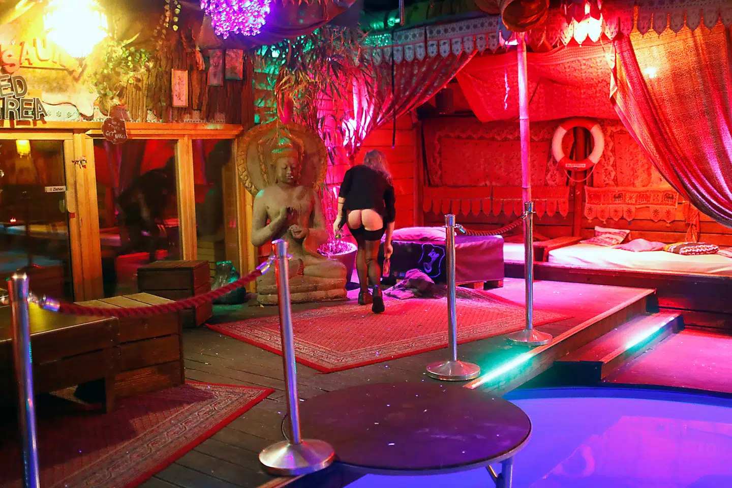 En mand har fået konstateret bakteriel meningitis efter et besøg på sexklubben KitKat Club i Berlin. Billedet her fra KitKat Club er taget under en international filmfestival i februar. Hannibal Hanschke/arkiv/Reuters