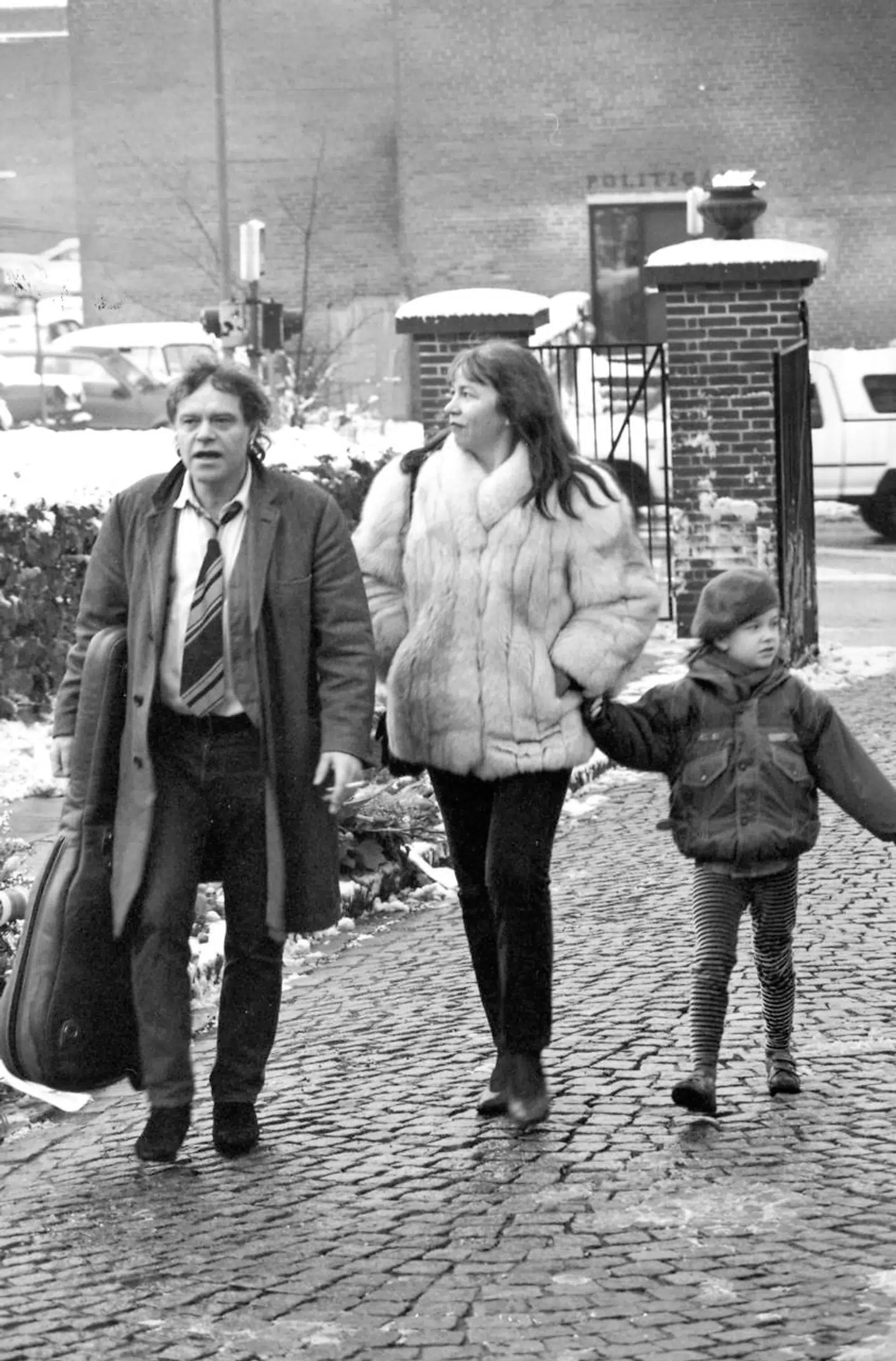 Arkivfoto. Kim Larsen, sanger, sammen med Hanne Qvist Larsen og datteren Molly i 1993.