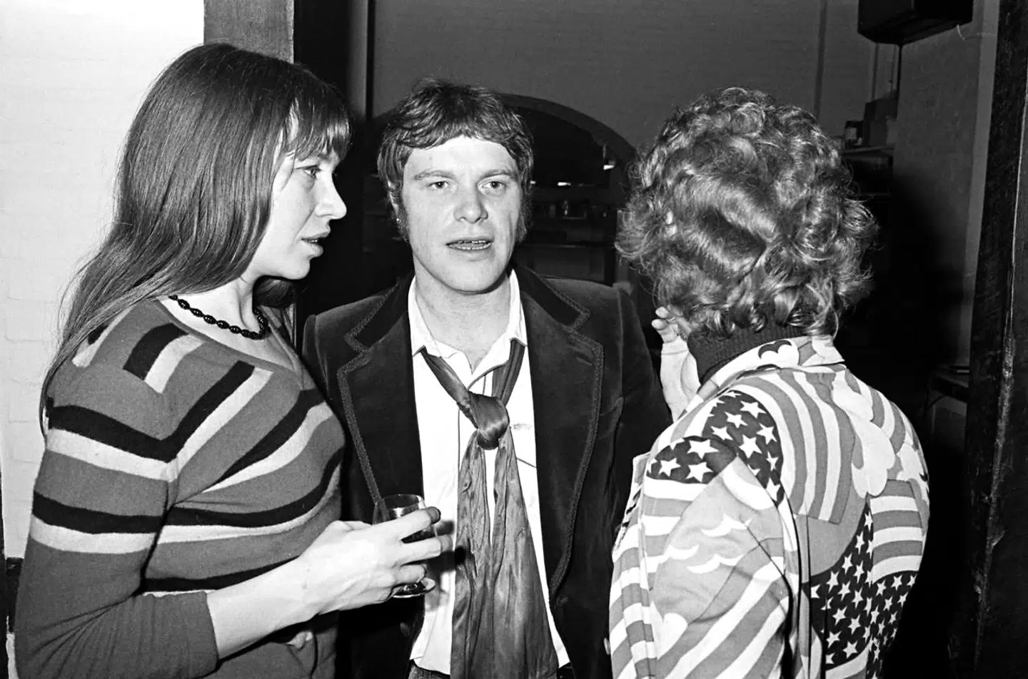 Arkivfoto. Kim Larsen med Hanne Qvist Larsen. Her sammen med Franz Beckerlee i Gasolins sidste dage. Midt under en turne i 1994 med bandet Bellstar, afbrød Larsen deres forhold efter 23 år.