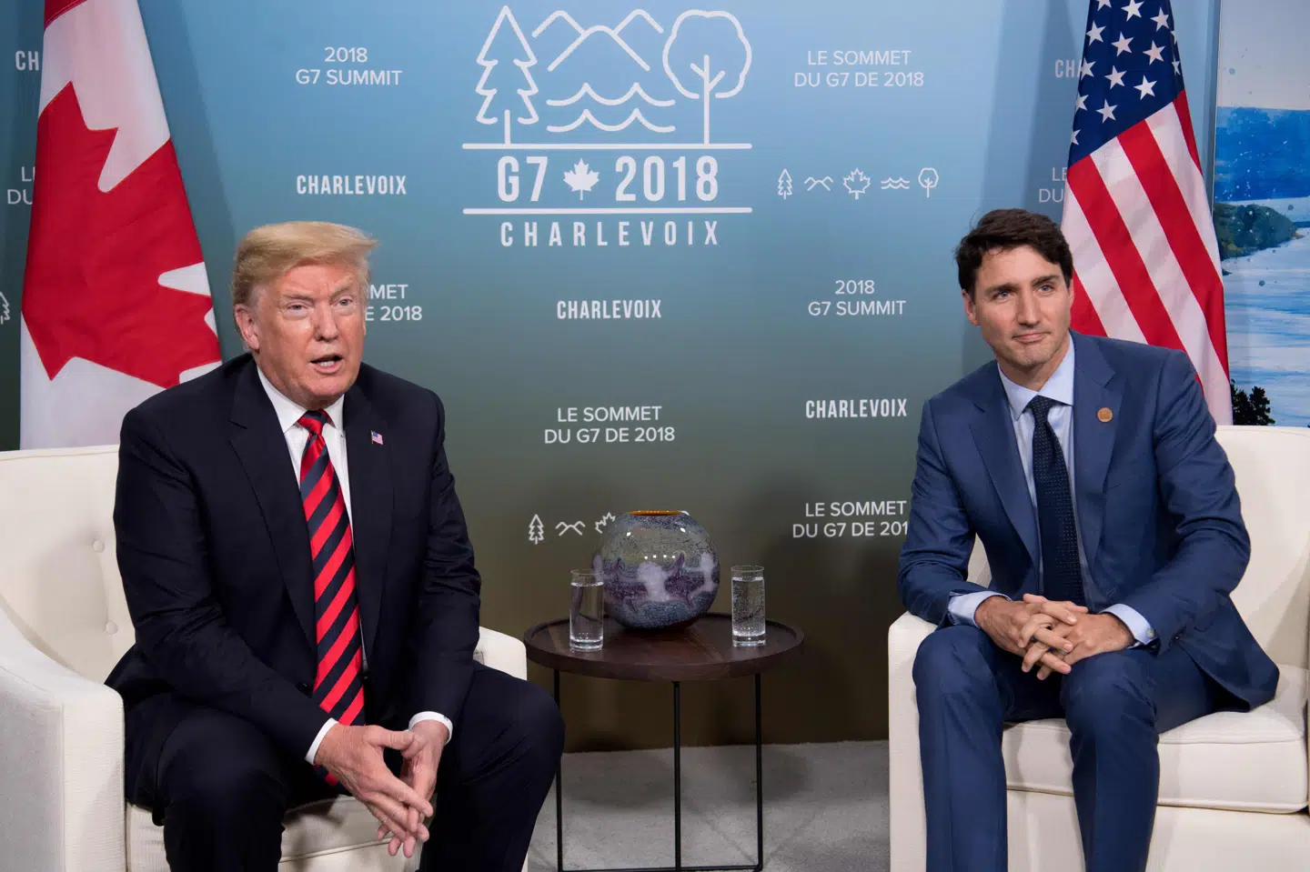 USA's præsident, Donald Trump (til venstre), og Canadas premierminister, Justin Trudeau (til højre), ventes at offentliggøre detaljer om en opdateret frihandelsaftale i løbet af mandag morgen dansk tid. Saul Loeb/arkiv/Ritzau Scanpix