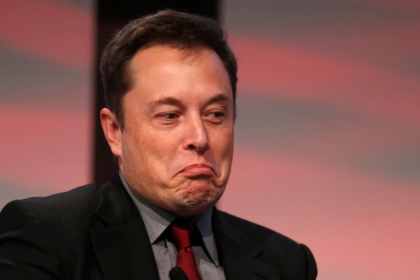 Finanstilsynet i USA har sagsøgt Tesla-chef Elon Musk for bedrageri. Tilsynet kræver, at han forbydes at lede børsnoterede selskaber. Rebecca Cook/arkiv/Reuters