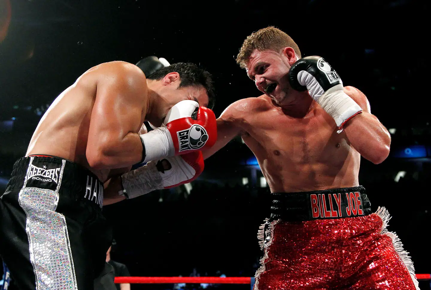 Billy Joe Saunders (th) med et slag mod Kevin Hammond tilbage i 2011.