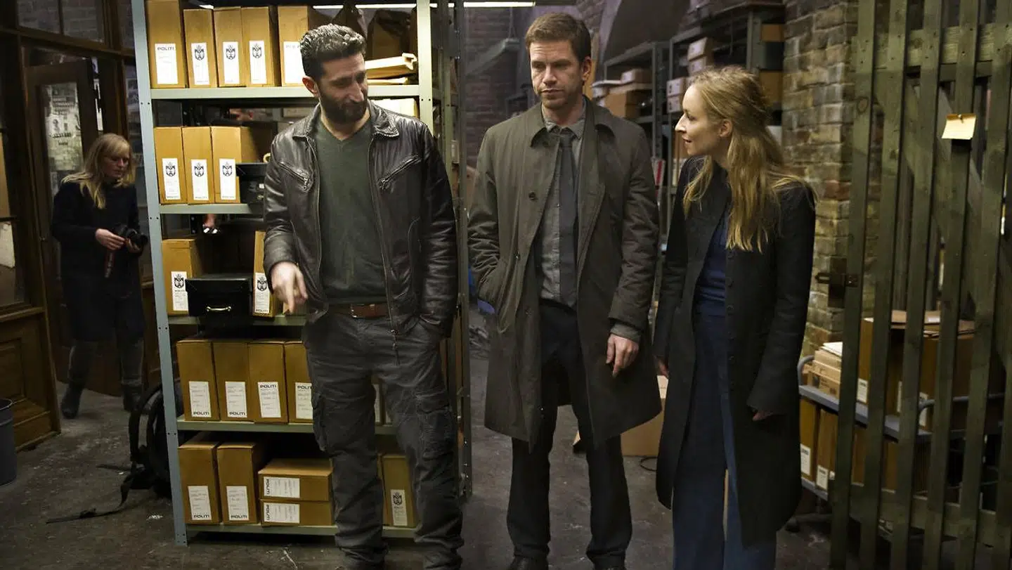 ARKIVFOTO Fares Fares, Nikolaj Lie Kaas og Sonja Richter under optagelserne til filmatiseringen af Jussi Adler-Olsens bog 'Kvinden i buret'.