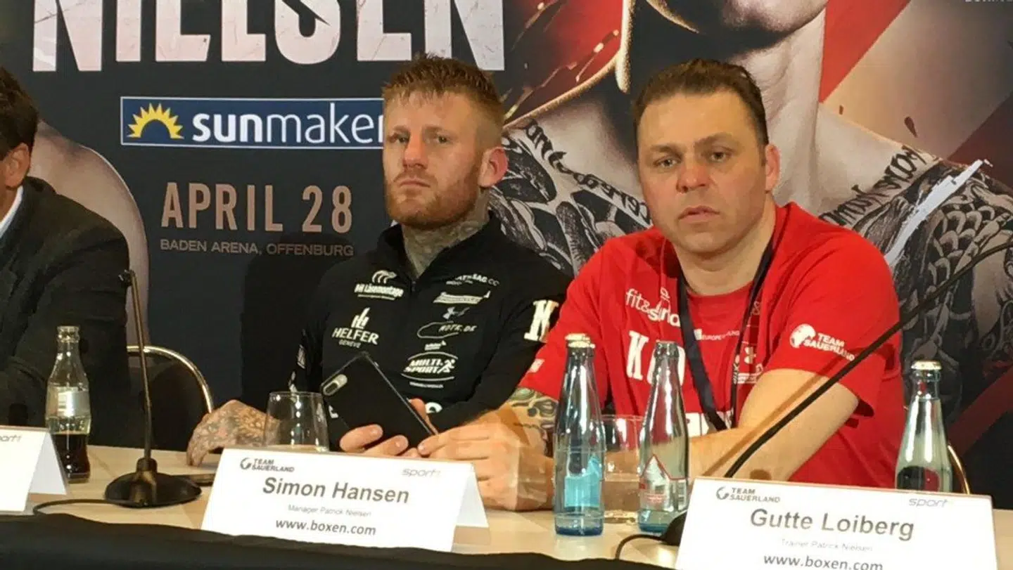 Patrick Nielsen og Simon Lundt var ikke imponerede af Arthur Abraham efter den første kamp i Tyskland, hvor danskerne følte sig snydt for sejren. (Foto Daniel Remar)