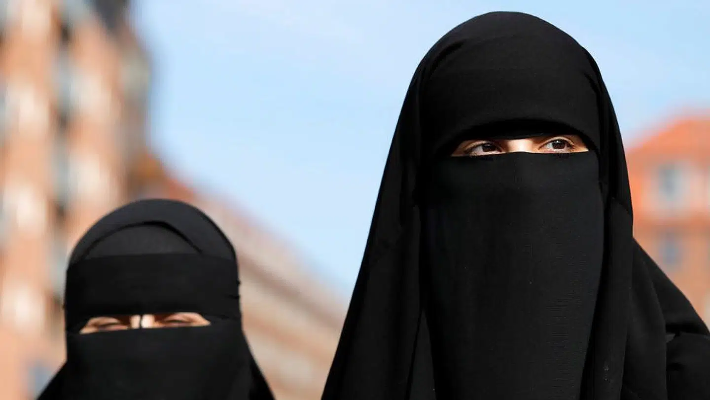 Mere end hver fjerde dansker mener, at troende muslimer skal afskæres fra at blive danske statsborgere. Uagtet andre hensyn.