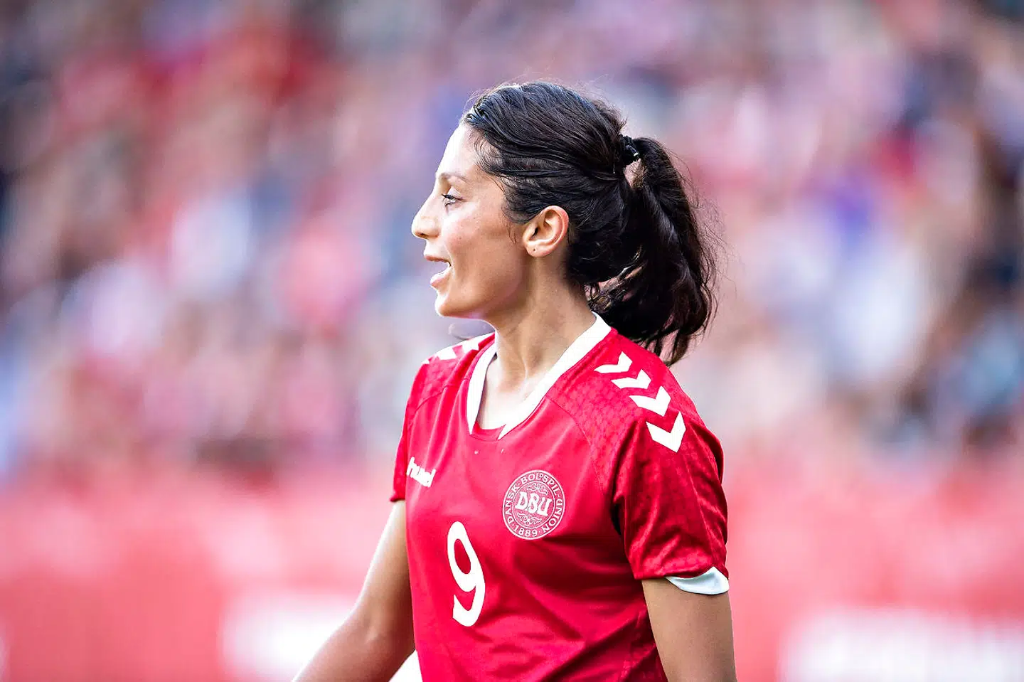 Nadia Nadim er ikke tilstede ved lørdagens boksestævne, da hun selv spiller Champions League.