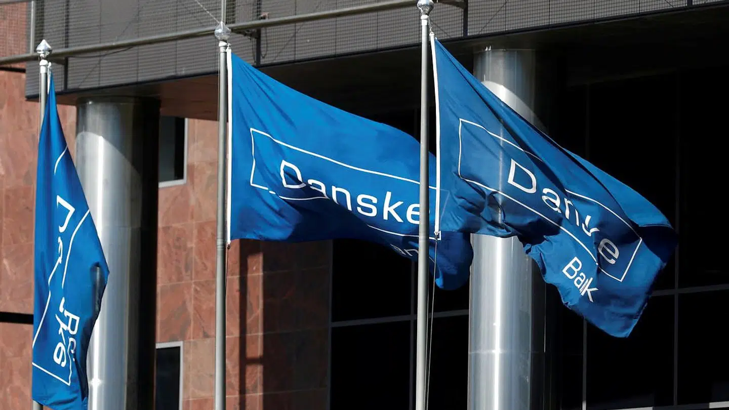 Flagene vejrer stadig foran Danske Banks filial i Talinn i Estland.
