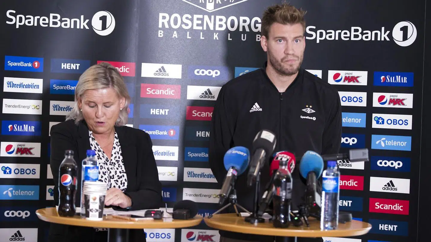 Nicklas Bendtner og Rosenborgs leder Tove Moe Dyrhaug var til stede på tirsdagens pressemøde.