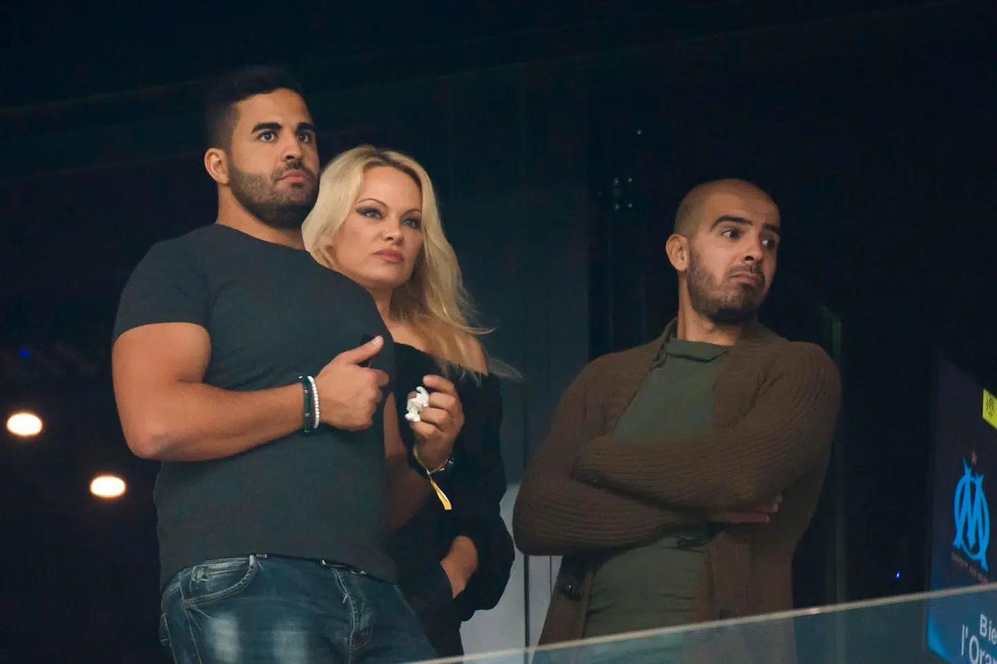 Pamela Andersontil fodbold i Marseille for at se Asil Rami i aktion.