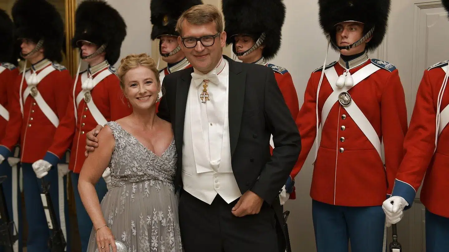 Beskæftigelsesminister Troels Lund Poulsen og frk. Anne Simonsen ved gallataflet på Christiansborg Slot i forbindelse med, at den franske præsident er på officielt statsbesøg i København, tirsdag den 28. august 2018. (Foto: Keld Navntoft/Scanpix 2018)