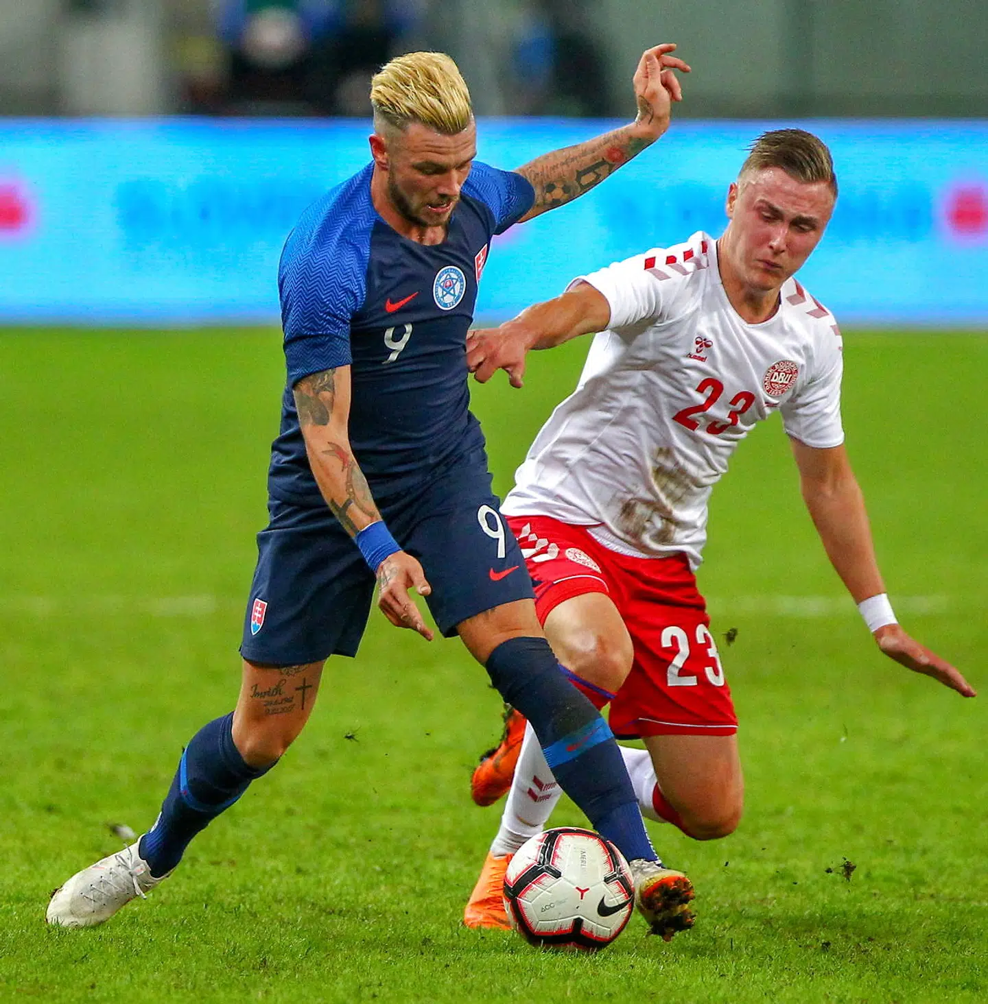 Daniel Holm i aktion mod Slovakiet.