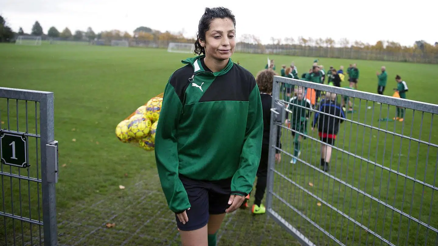 Diana Nadim og Nadia Nadim har spillet i samme fodboldklub. Nu er de gået i hver sin retning og blevet professionel i hver sin sportsgren.