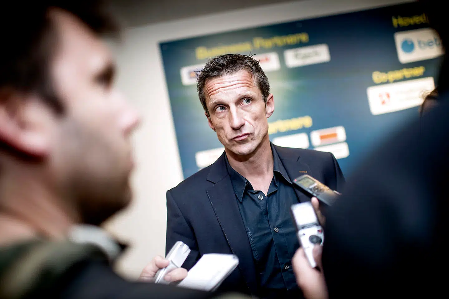 Brøndbys sportsdirektør Troels Bech er alt andet end tilfreds med FC Midtjyllands ageren.