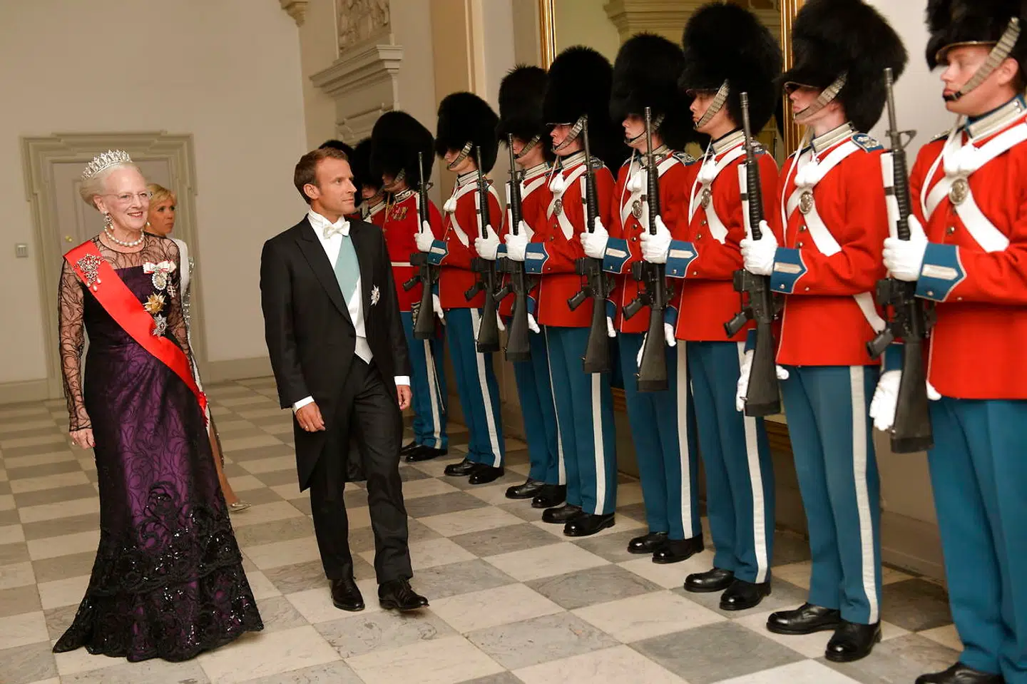 Dronning Margrethe og den franske præsident, Emmanuel Macron. Gallataflet på Christiansborg Slot i forbindelse med, at den franske præsident er på officielt statsbesøg i København, tirsdag den 28. august 2018. (Foto: Keld Navntoft/Scanpix 2018)