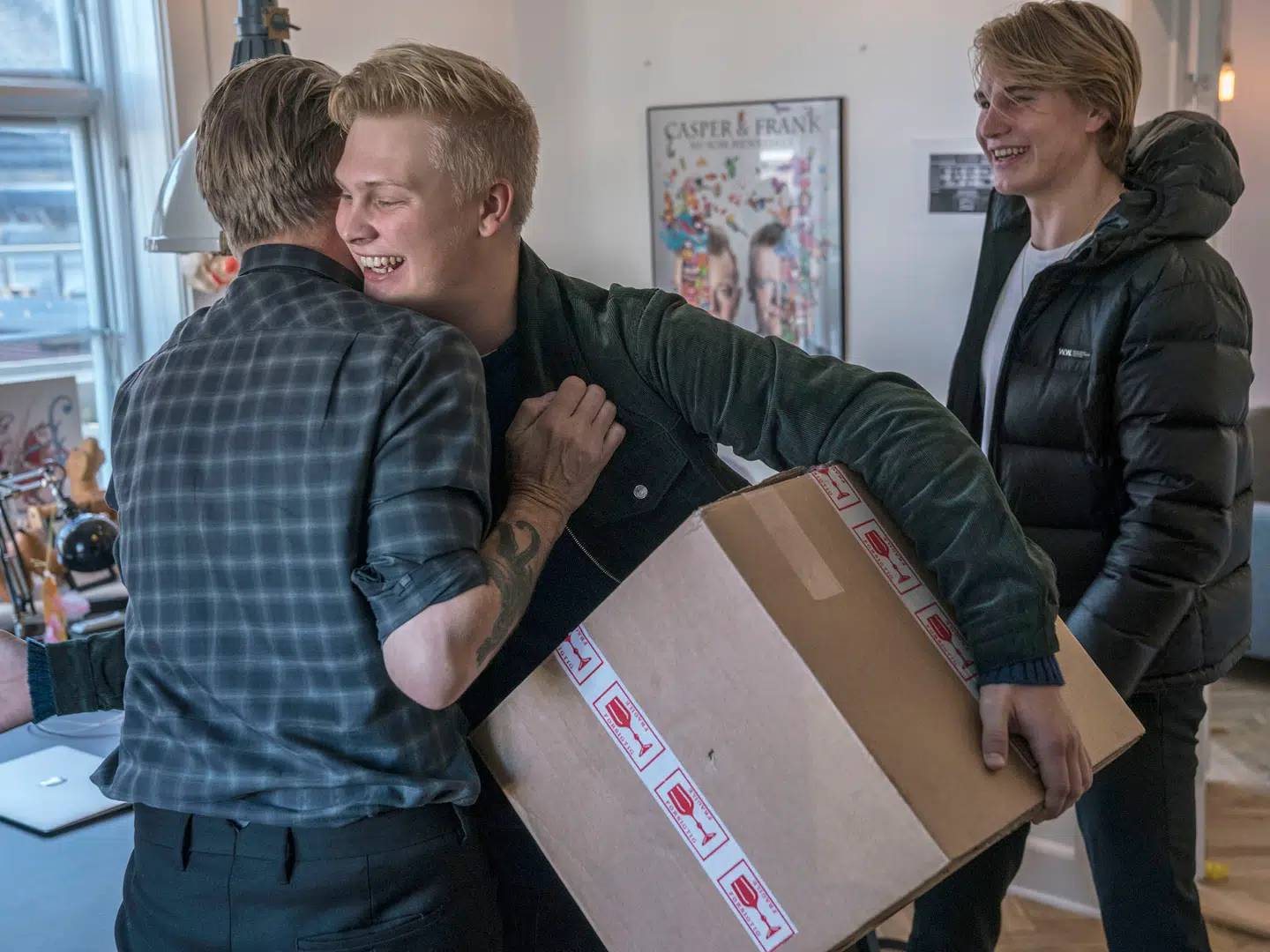 Citybois ankommer med Hitlers telefon.