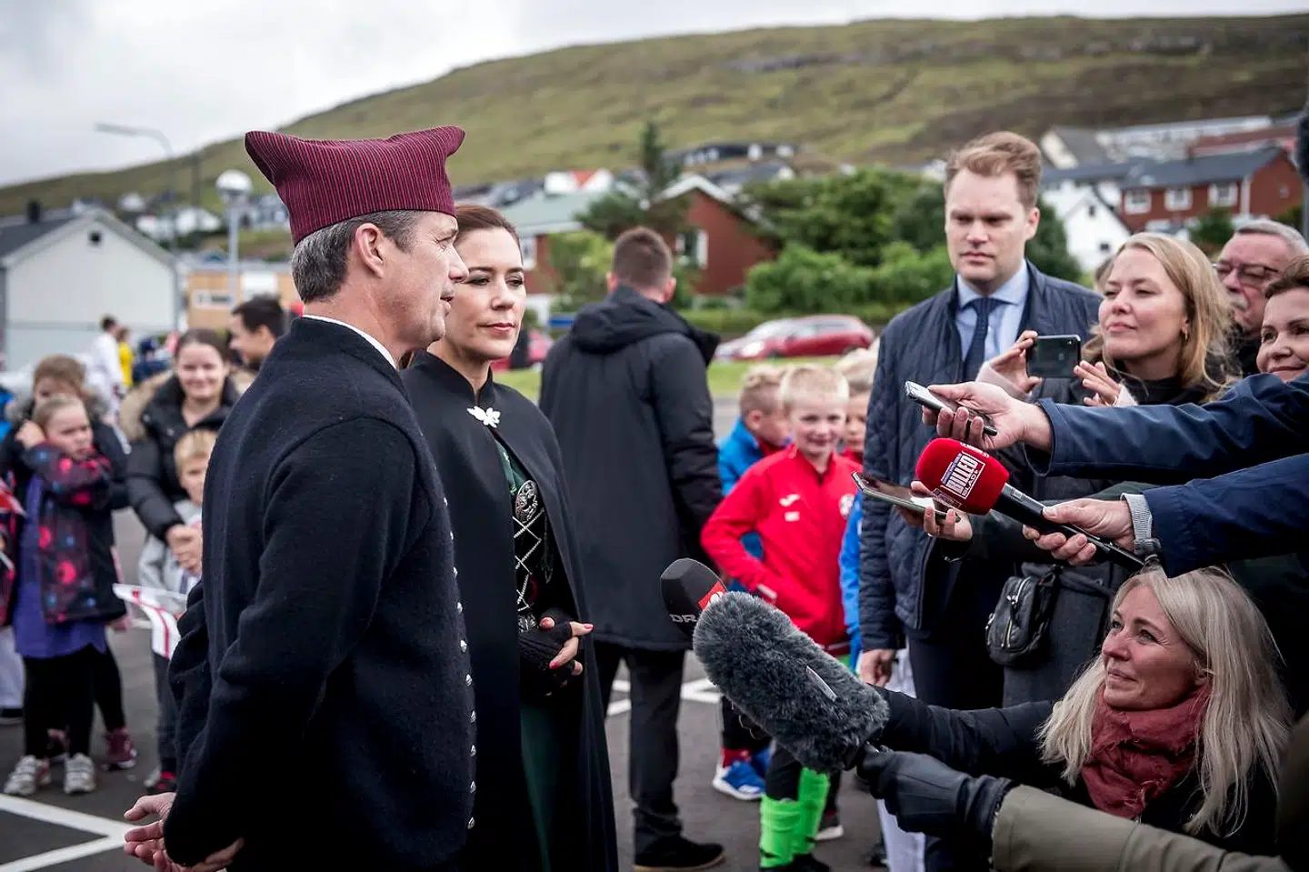 Kronprins Frederik og kronprinsesse Mary gav lørdag interview til den danske presse i forbindelse med deres officielle besøg på Færøerne.