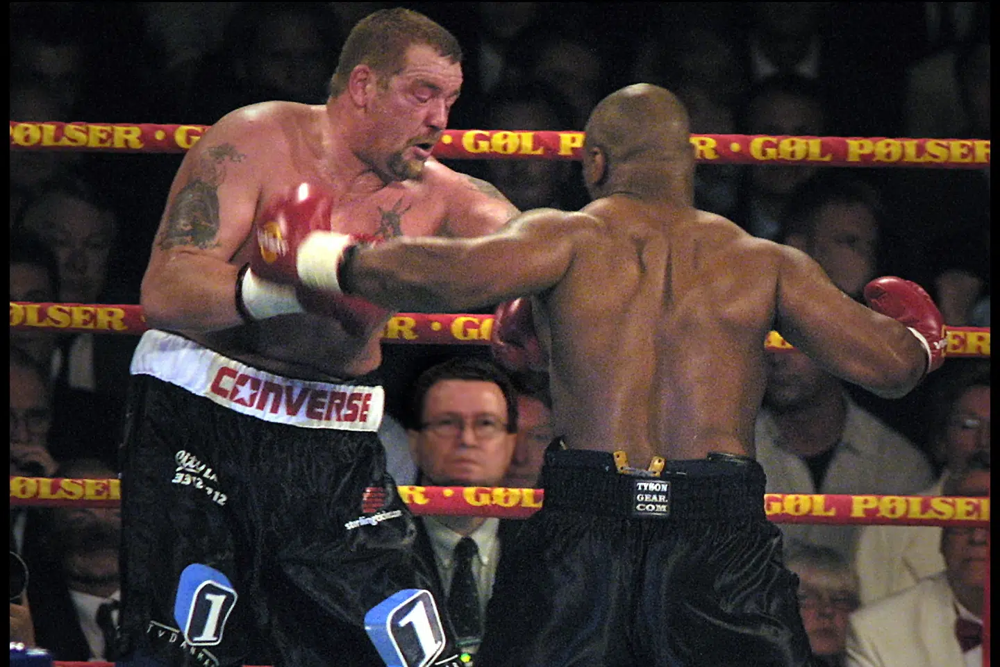 Brian Nielsen klarede seks runder i ringen mod Mike Tyson, før danskeren blev siddende i ringhjørnet under deres kamp i 2001. Jens Nørgaard Larsen/Ritzau Scanpix