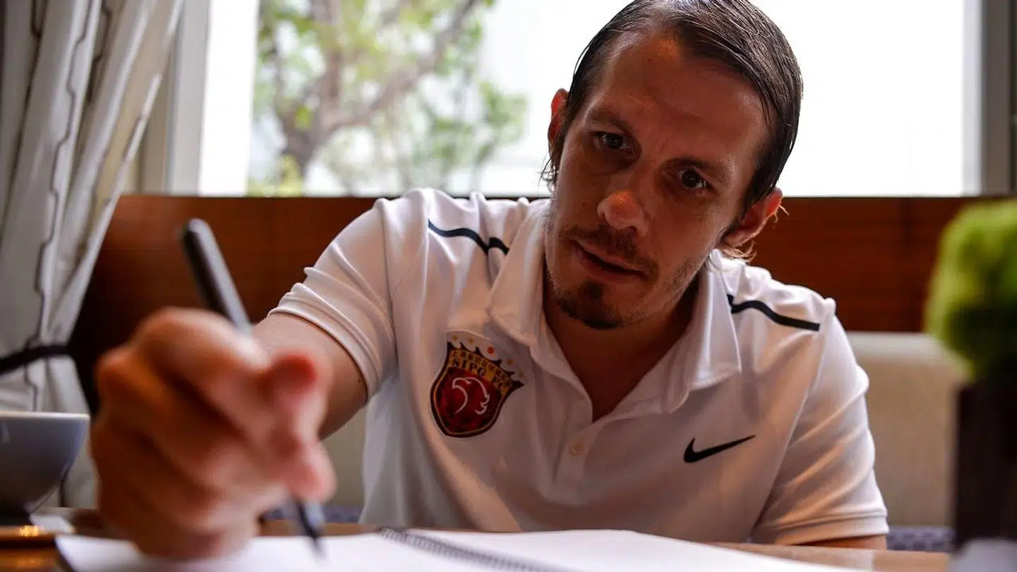 Mads Davidsen skriver ikke under på den forlængelse, Shanghai SIPG har tilbudt ham.