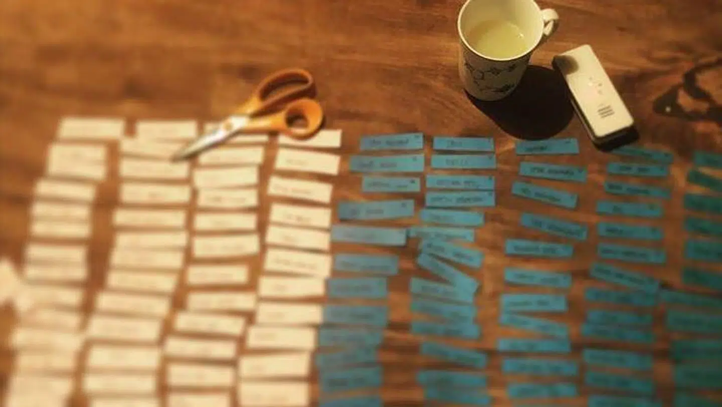 Alice Brunsø har blandt andet brugt tid på at lave bordplanen til det store bryllup.